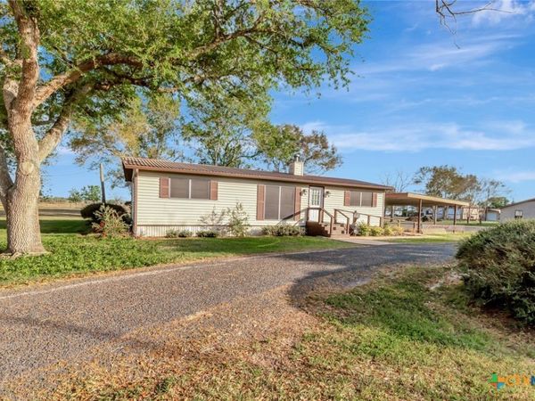 293 County Road 406 , Edna, TX 77957