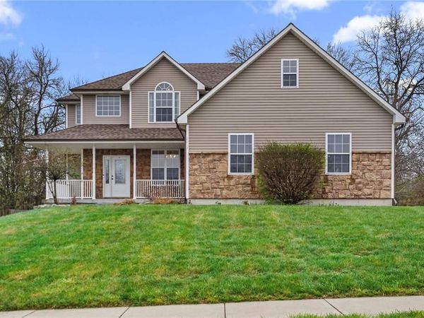 2213 SW Chase Drive, Lee's Summit, MO 64082
