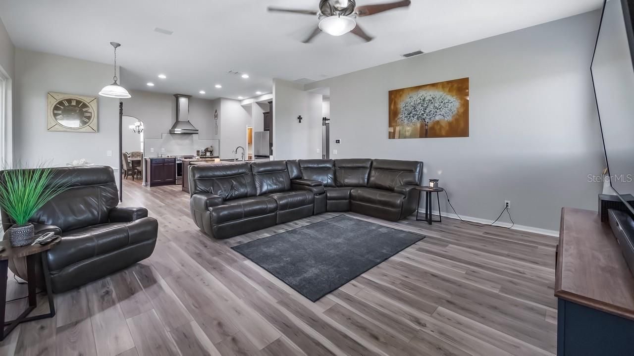 7351 Spring Mountain Lane, Yalaha, FL 34797 Photo