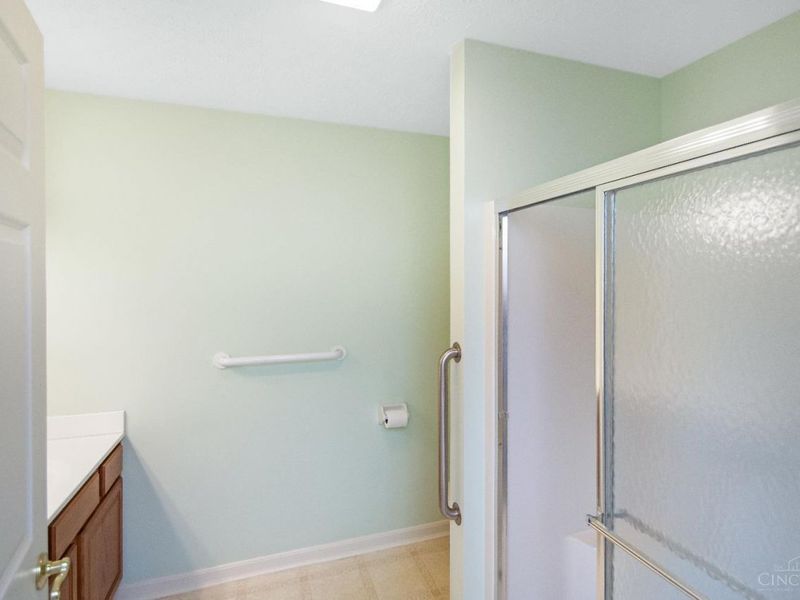 5261 N Bend, Unit 9-1, Green Township, OH 45247 Photo 17