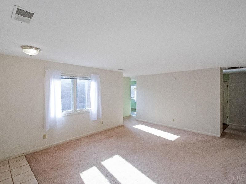 5261 N Bend, Unit 9-1, Green Township, OH 45247 Photo 4