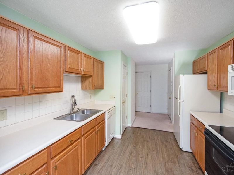 5261 N Bend, Unit 9-1, Green Township, OH 45247 Photo 6