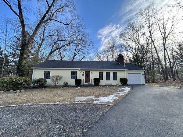75 Marlboro Rd, Southborough, MA 01772