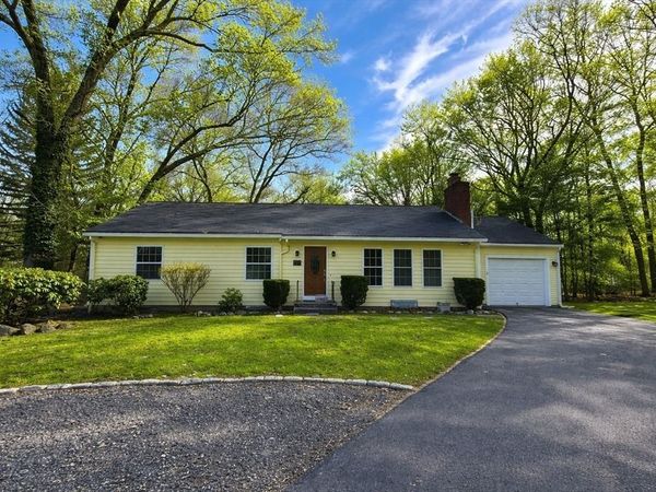 75 Marlboro Rd, Southborough, MA 01772