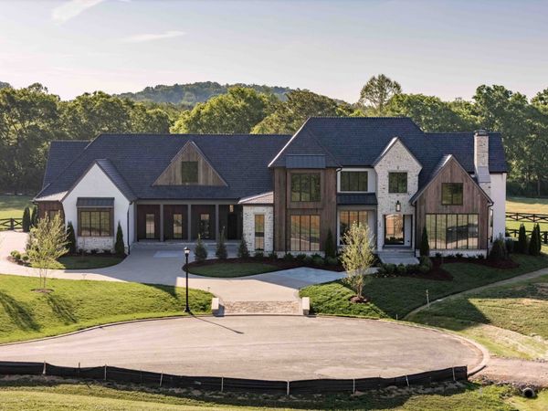 1522 Lurah Ln, Franklin, TN 37064