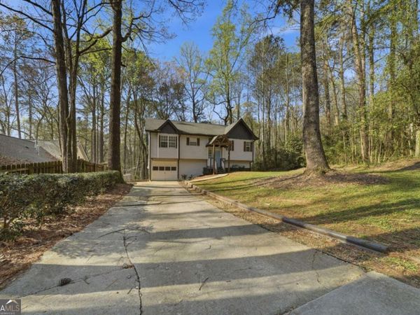 4412 Lucy Lane, Snellville, GA 30039
