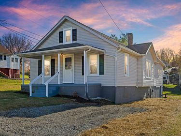 14 MULBERRY ST, STAUNTON, VA 24401