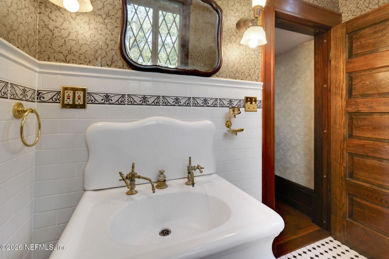 2160 Oak Street, Jacksonville, FL 32204 Photo