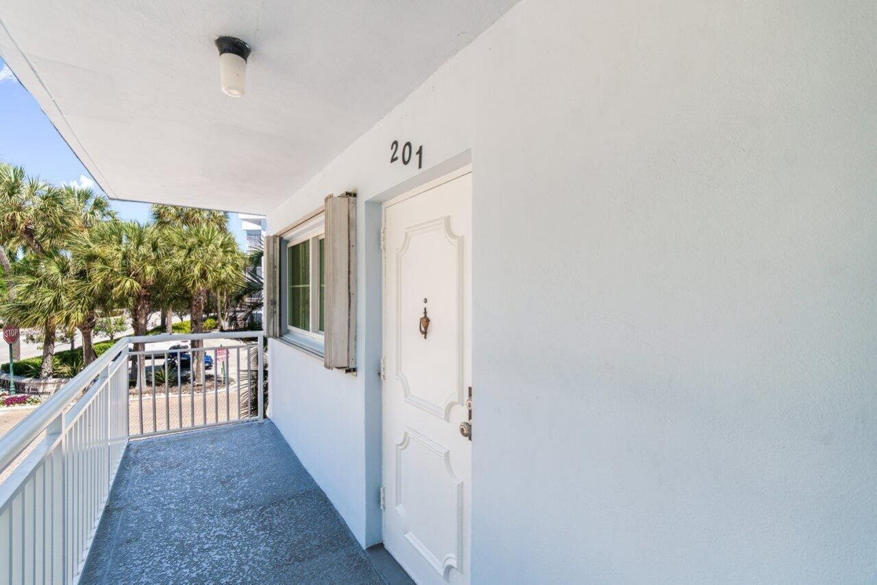 2010 S Federal Highway, Unit 201, Boynton Beach, FL 33435 Photo