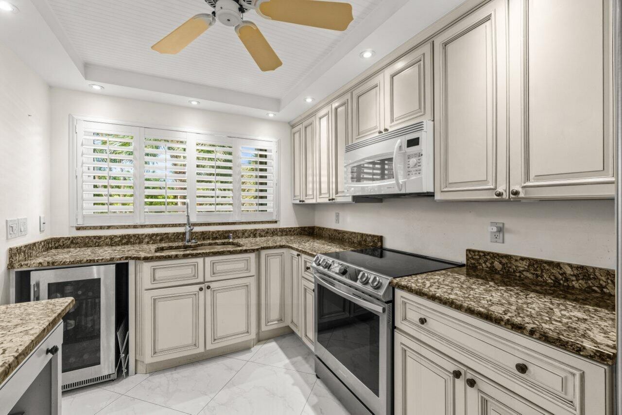 2010 S Federal Highway, Unit 201, Boynton Beach, FL 33435 Photo