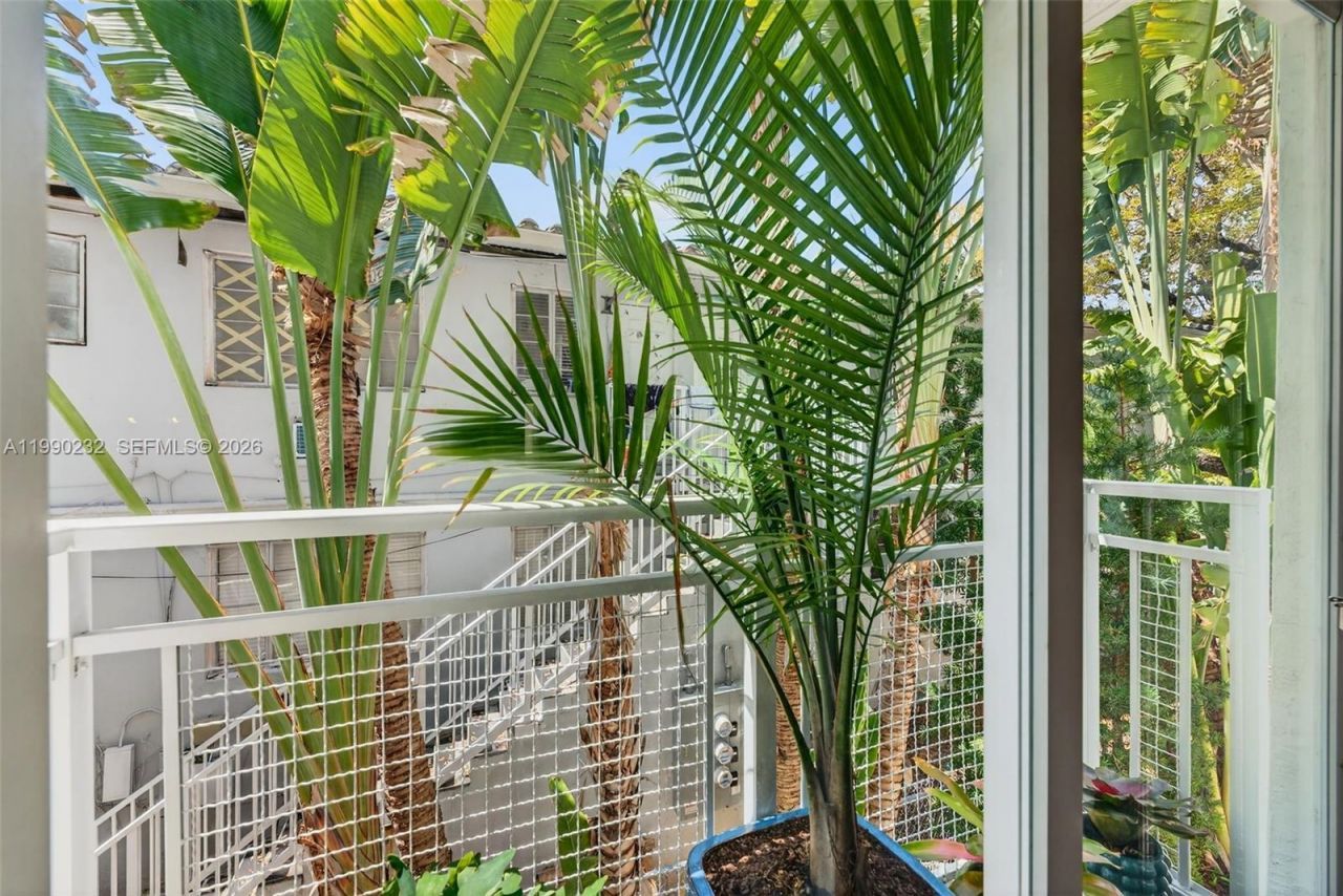 630 85th St, Unit 104, Miami Beach, FL 33141 Photo