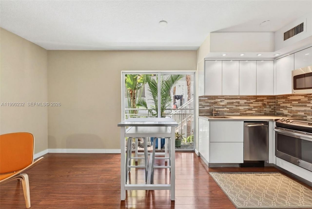 630 85th St, Unit 104, Miami Beach, FL 33141 Photo