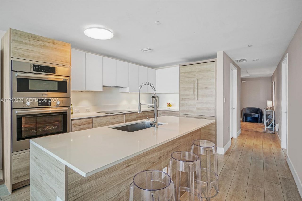 10201 E Bay Harbour, Unit 601, Bay Harbor Islands, FL 33154 Photo