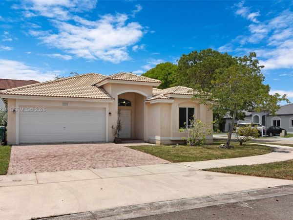 9264 SW 209th Ter , Cutler Bay, FL 33189