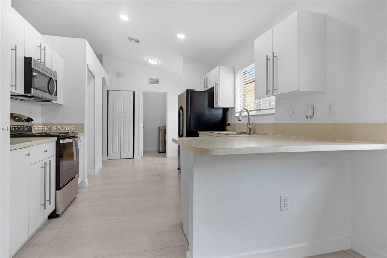 9264 SW 209th Ter, Cutler Bay, FL 33189 Photo