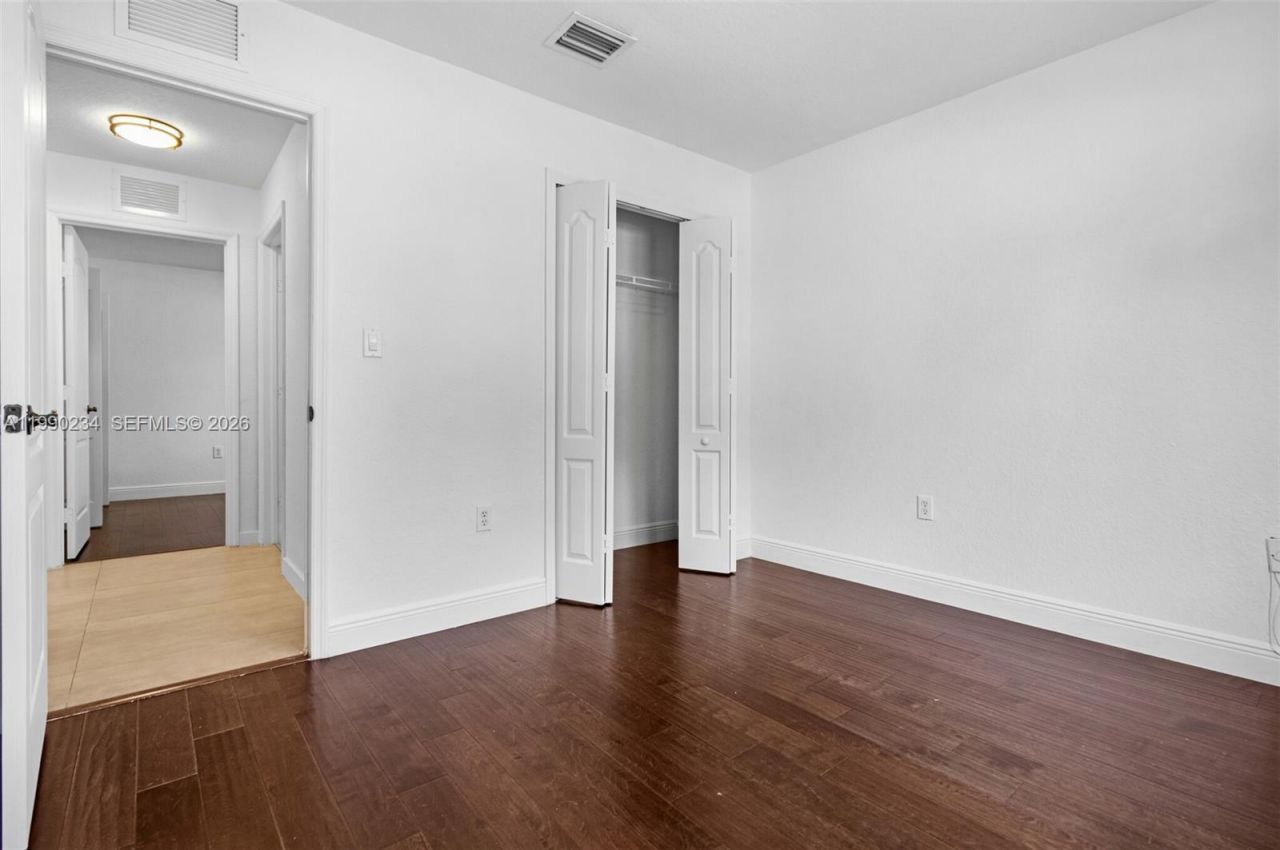 9264 SW 209th Ter, Cutler Bay, FL 33189 Photo