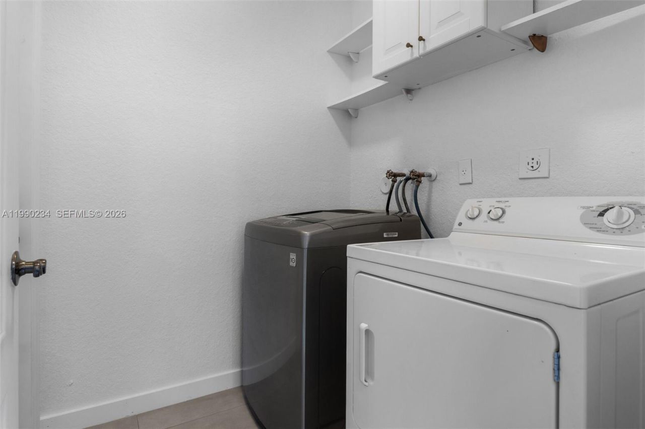 9264 SW 209th Ter, Cutler Bay, FL 33189 Photo