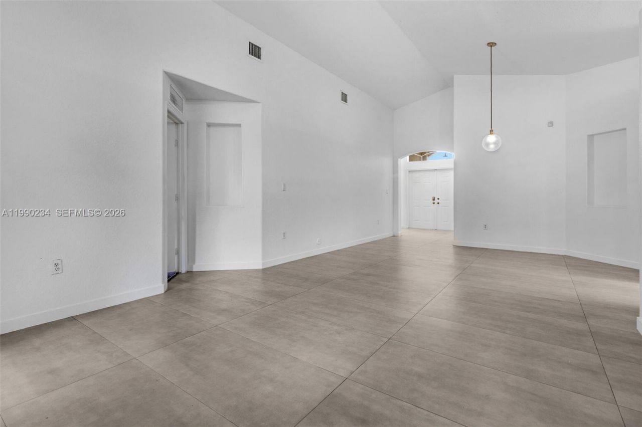 9264 SW 209th Ter, Cutler Bay, FL 33189 Photo