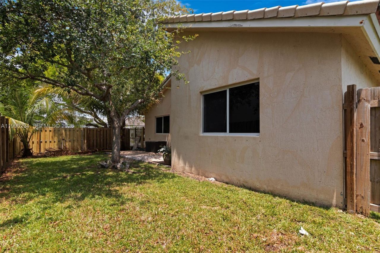9264 SW 209th Ter, Cutler Bay, FL 33189 Photo