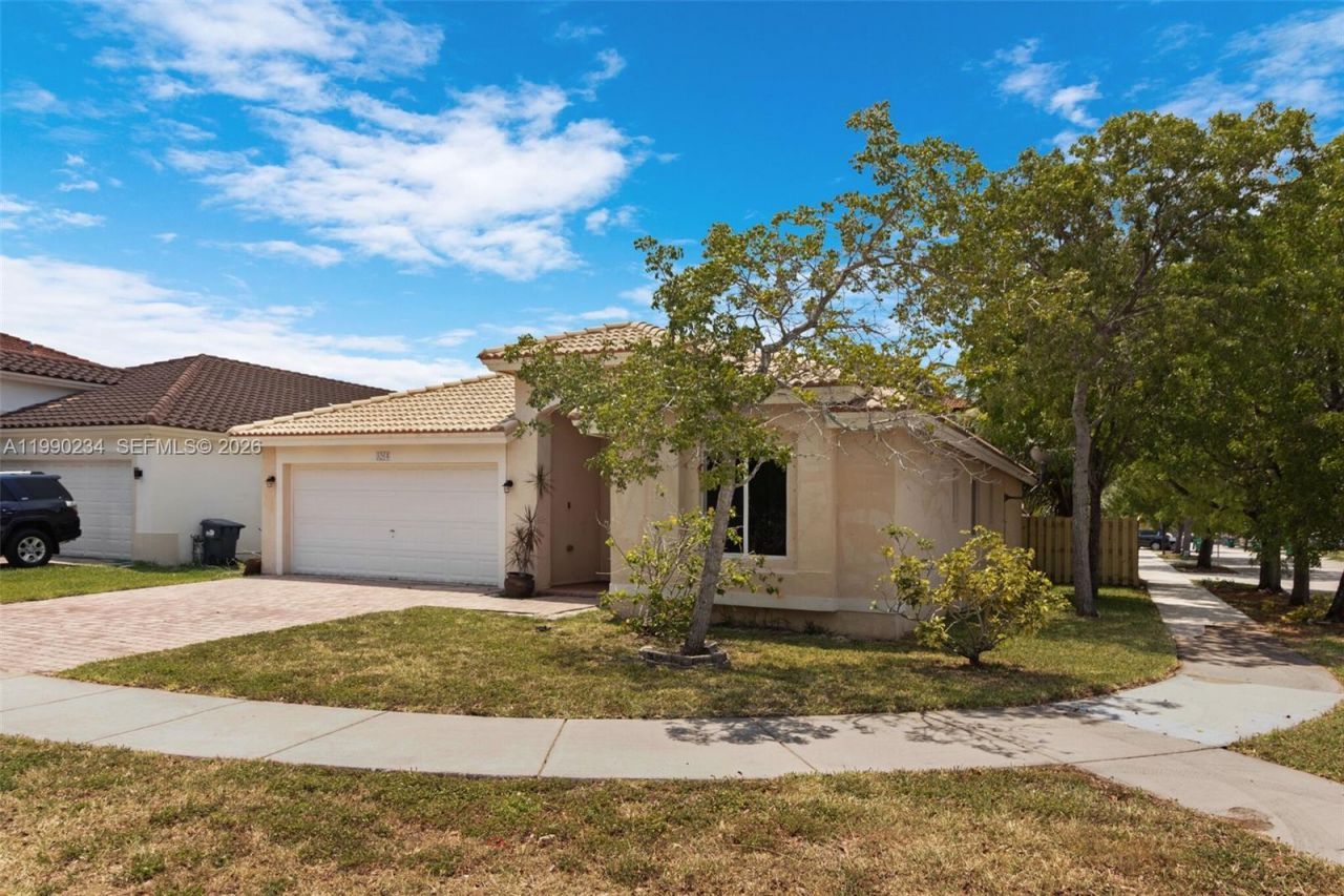 9264 SW 209th Ter, Cutler Bay, FL 33189 Photo