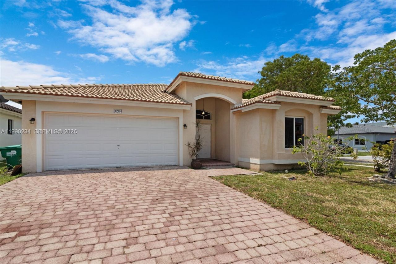9264 SW 209th Ter, Cutler Bay, FL 33189 Photo