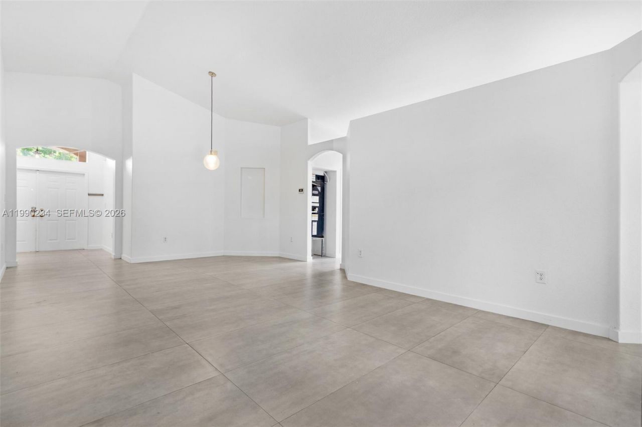 9264 SW 209th Ter, Cutler Bay, FL 33189 Photo