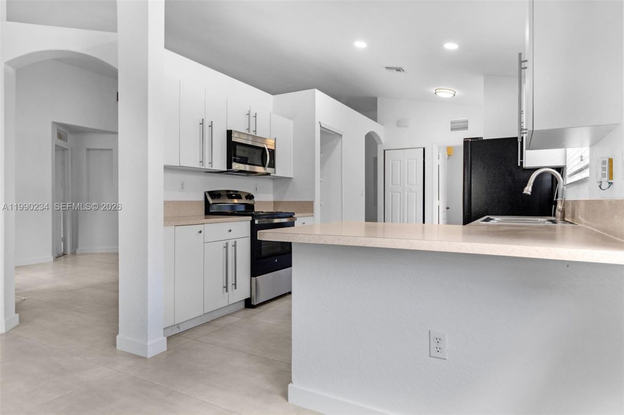 9264 SW 209th Ter, Cutler Bay, FL 33189 Photo