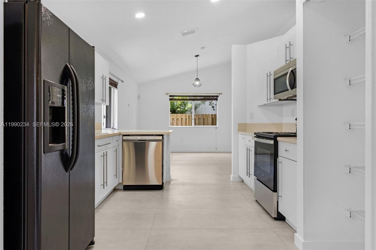 9264 SW 209th Ter, Cutler Bay, FL 33189 Photo