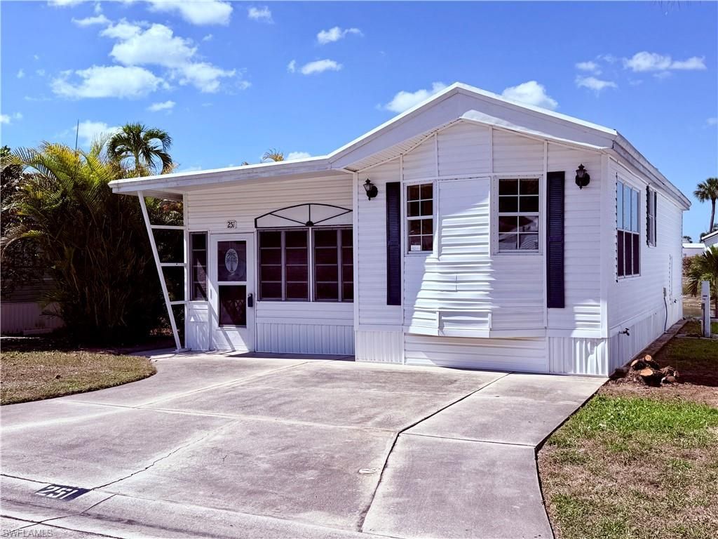251 Bass Ln, Unit 251, Naples, FL 34145 Photo