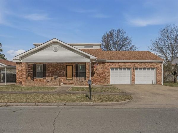 802 Beckwith Avenue , Caruthersville, MO 63830