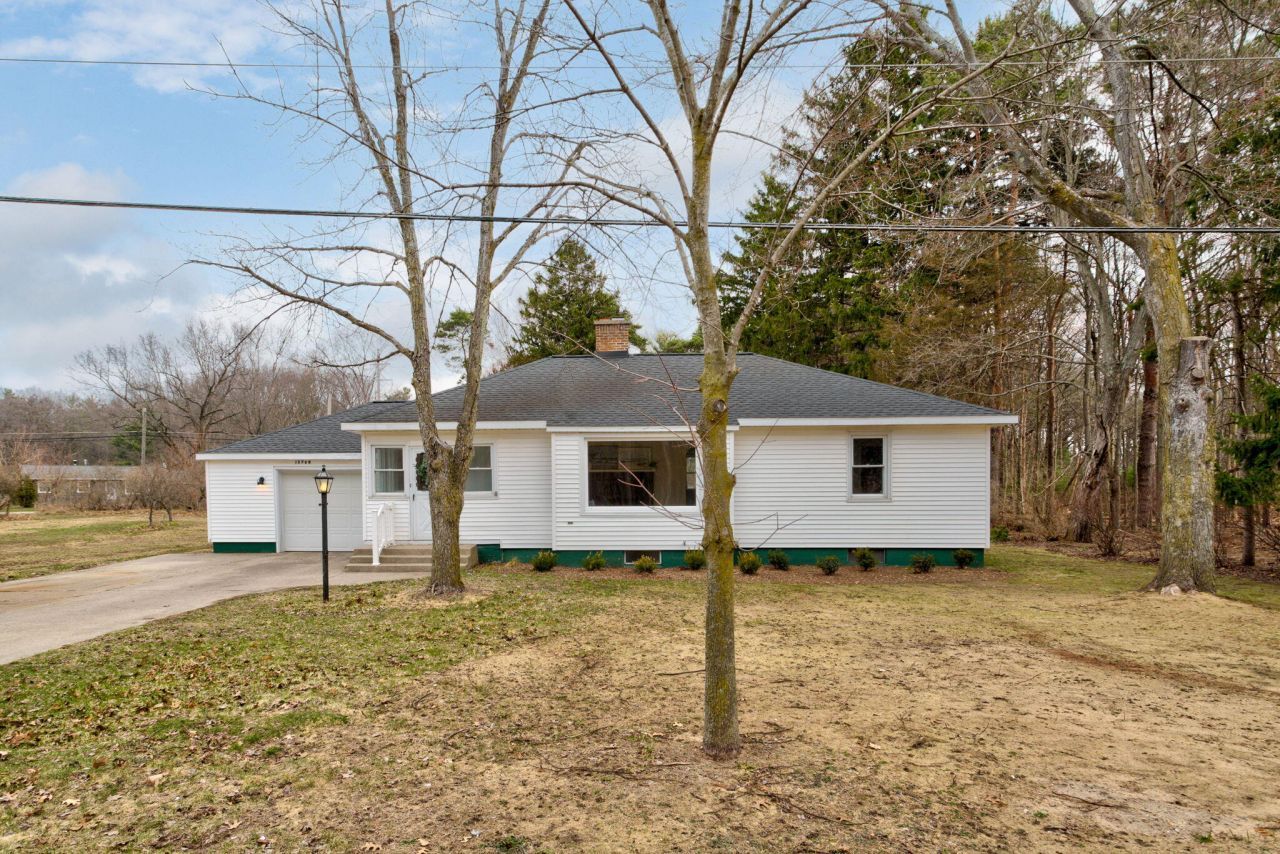 15769 Mercury Drive, Grand Haven, MI 49417 Main Photo
