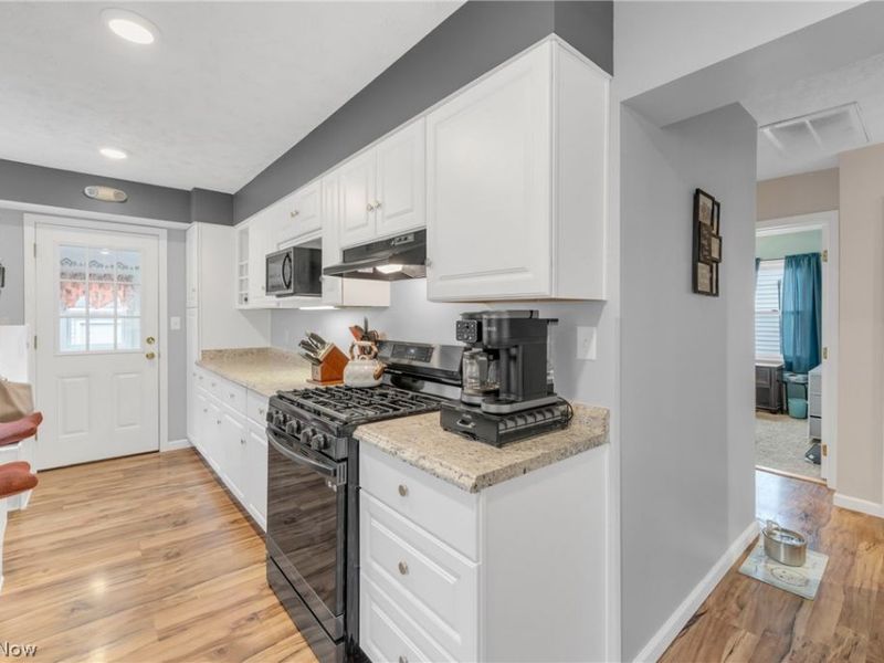 912 Dawnwood Drive, Parma, OH 44134 Photo 12