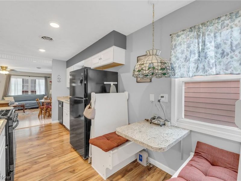 912 Dawnwood Drive, Parma, OH 44134 Photo 14