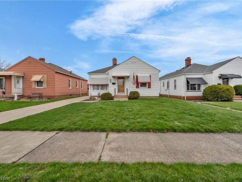 912 Dawnwood Drive, Parma, OH 44134 Photo 5