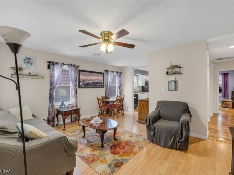 912 Dawnwood Drive, Parma, OH 44134 Photo 7