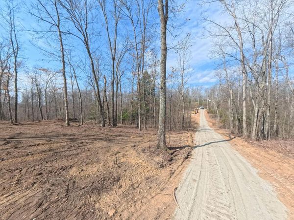 3102 Claysville Rd, Crossville, TN 38571