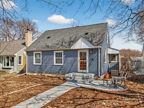 2704 Zenith Avenue N, Robbinsdale, MN 55422