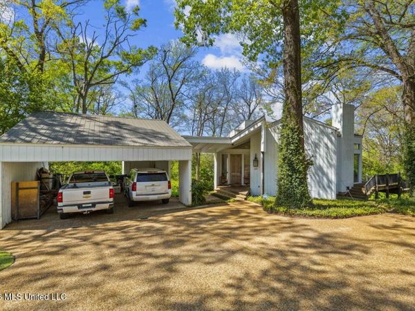 825 Crestview Drive, Yazoo City, MS 39194