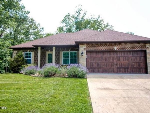 450 Beachwood Drive , Crossville, TN 38558