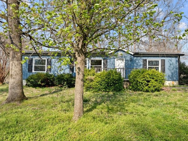 215 Wall St, Shelbyville, TN 37160