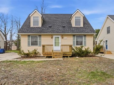 3136 Cherry Tree Lane, Ann Arbor, MI 48108