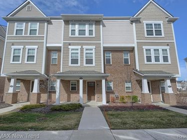 3293 CHAMBERS W, Wixom, MI 48393