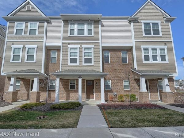 3293 CHAMBERS W, Wixom, MI 48393