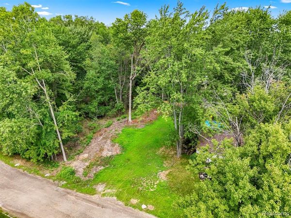 0000 Barrington Street , Westland, MI 48186