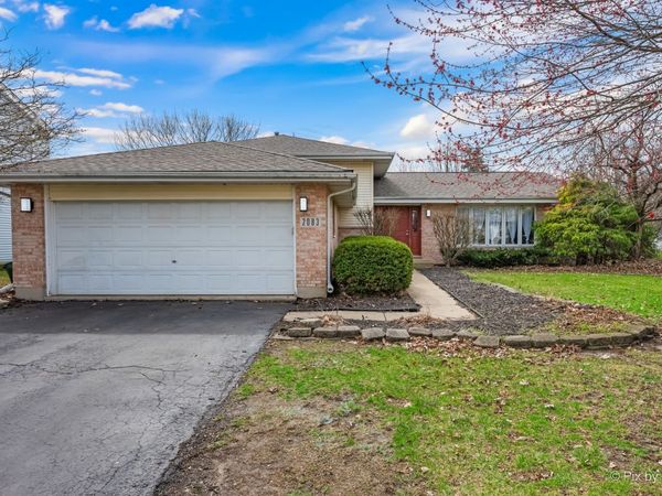 2083 Maplewood Circle, Naperville, IL 60563