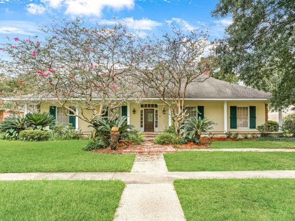 621 W Woodruff Dr, Baton Rouge, LA 70808