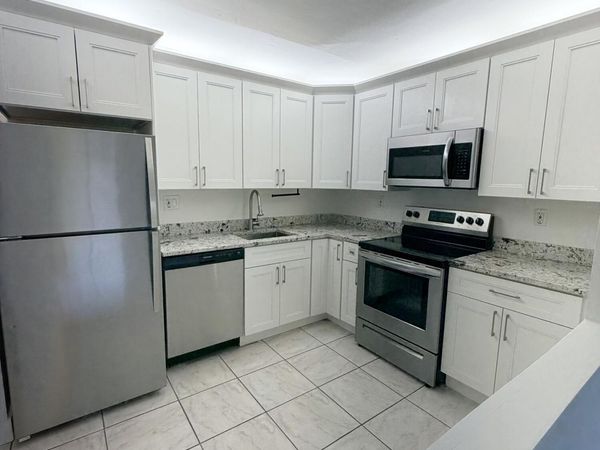 9235 SW 8th Street, Unit 512, Boca Raton, FL 33428