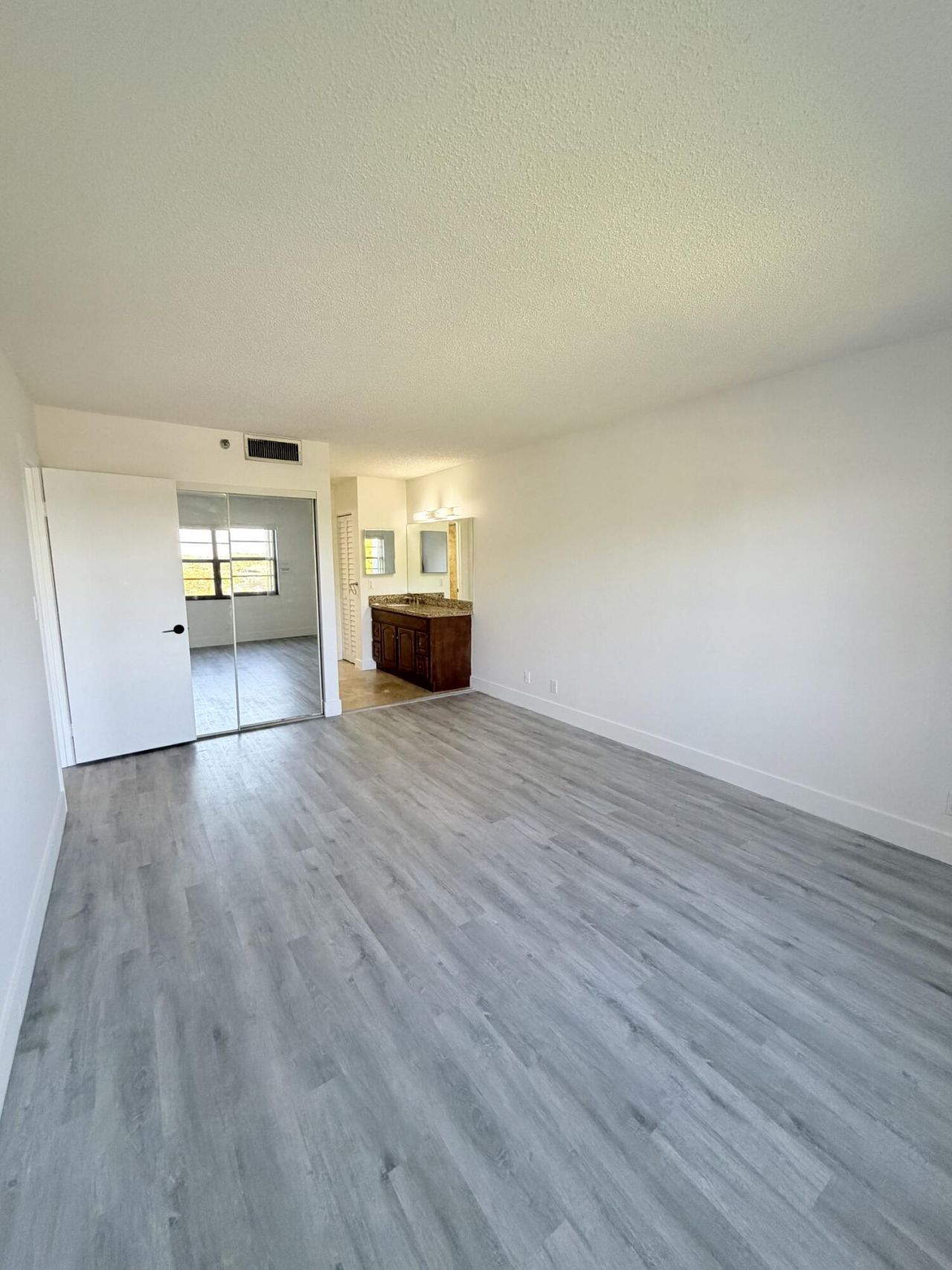 9235 SW 8th Street, Unit 512, Boca Raton, FL 33428 Photo