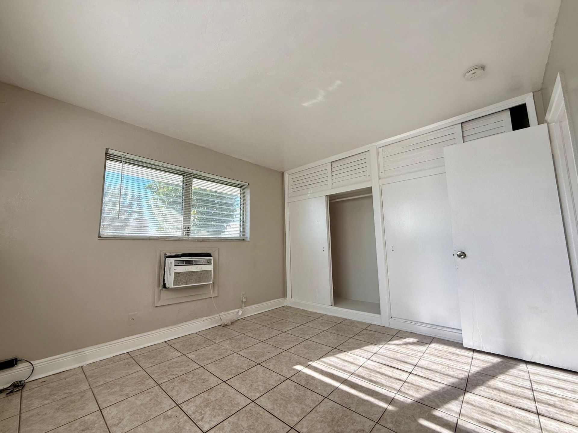 1241 W River Drive, Unit 4, Margate, FL 33063 Photo