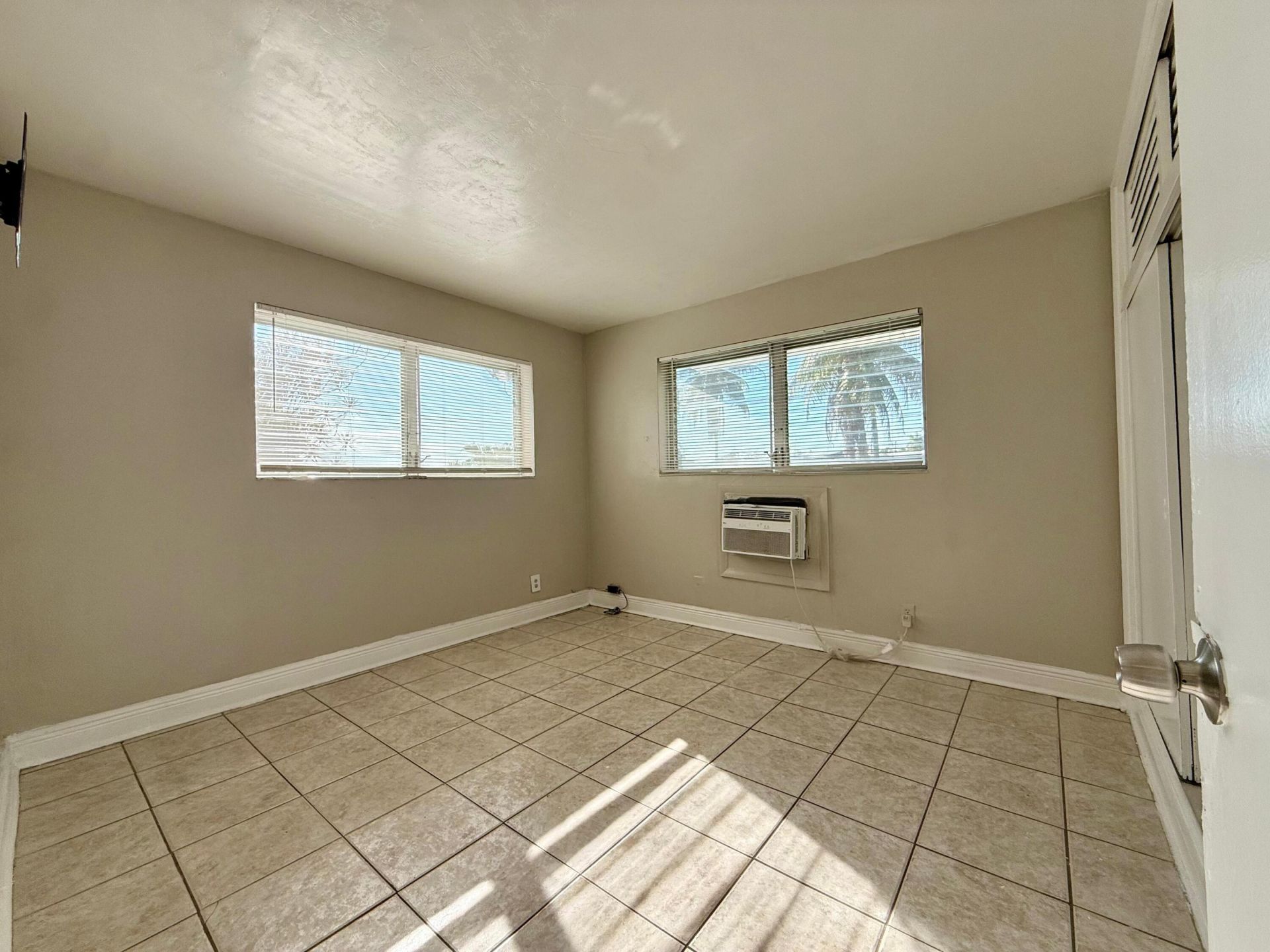 1241 W River Drive, Unit 4, Margate, FL 33063 Photo